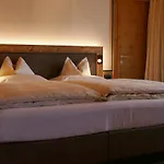 Gaestehaus Hochmuth Apartmán *